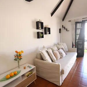 https://apartment-las-palmeras-playa-de-las-americas-tenerife.in-canary-islands.com